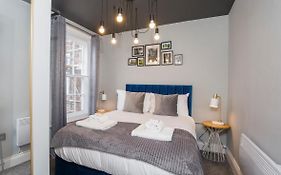 Bateman, Modern City Centre Apartment Sleeps 6